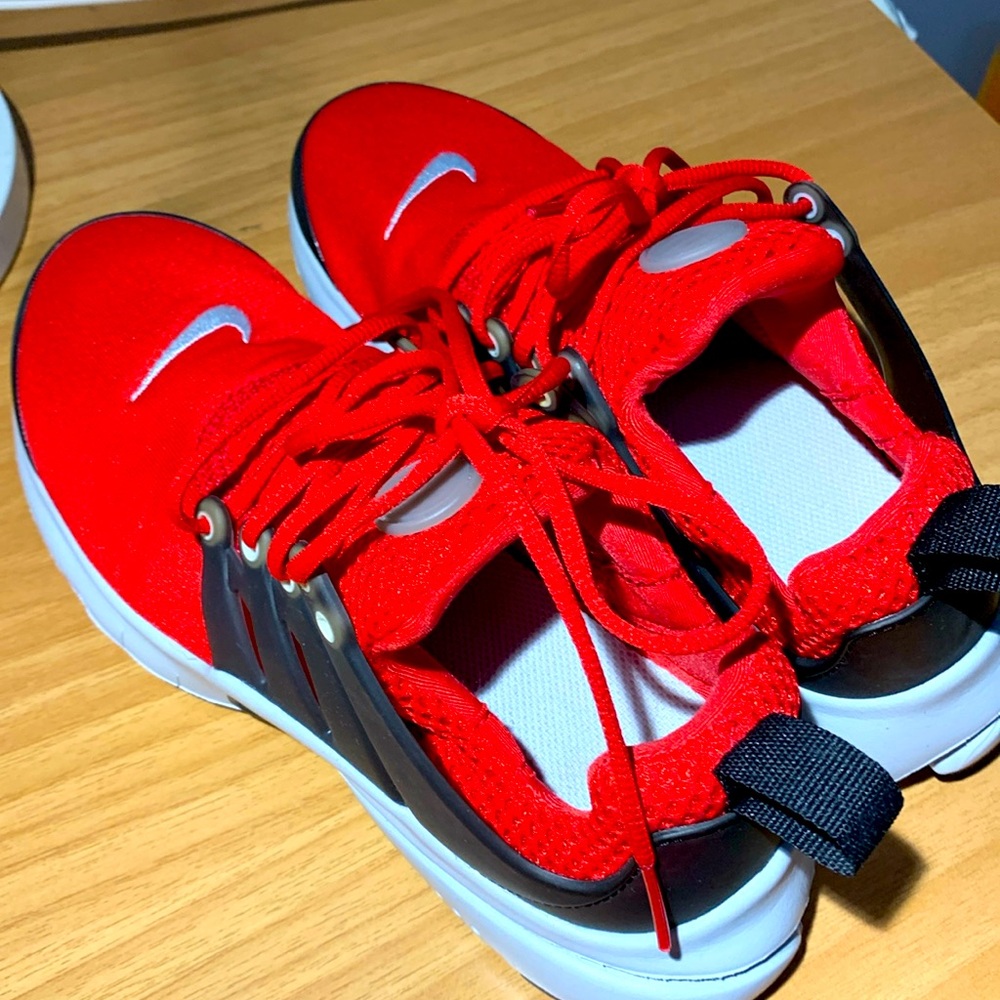 Red Nike Air Presto Size 4Y